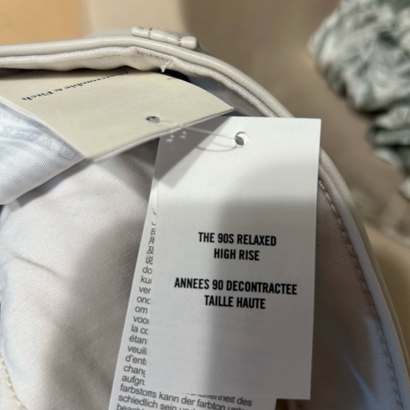 Abercrombie mixed media 90’s relaxed high rise off white jeans size 4 Long - Picture 12 of 13